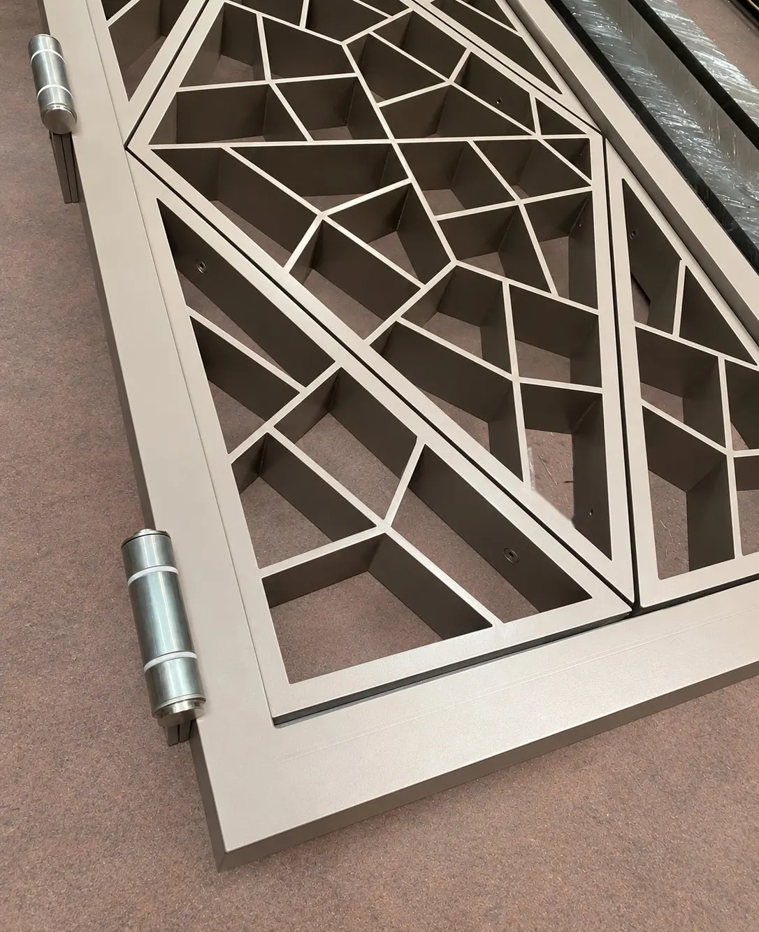 Decorative fold screen with stainless barrel hinges